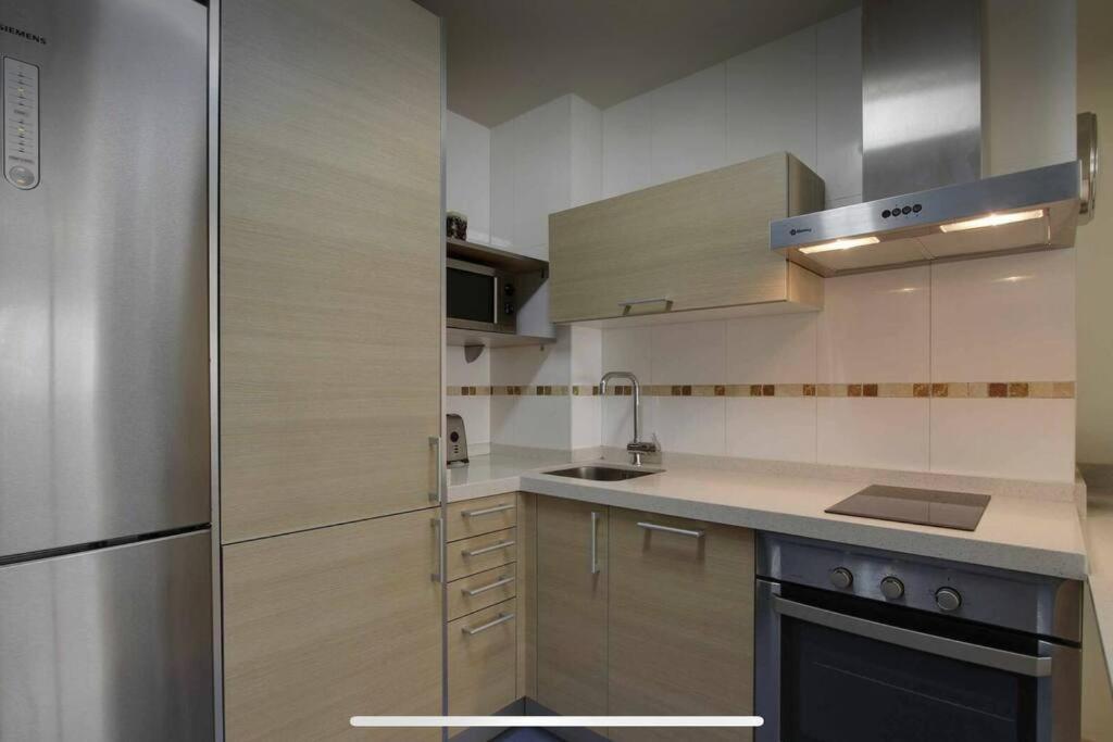 Pacifico P4 - Bonito Apartamento Con Piscina & Parking, Playa A 100 Metros Apartment Malaga Luaran gambar