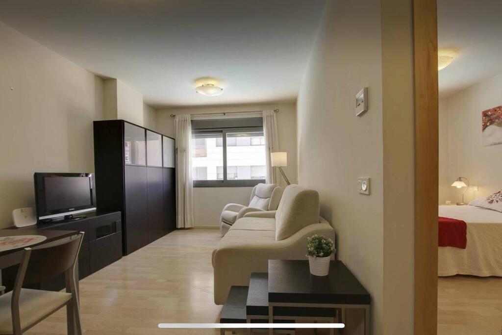 Pacifico P4 - Bonito Apartamento Con Piscina & Parking, Playa A 100 Metros Apartment Malaga Luaran gambar